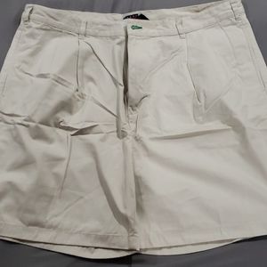 Tommy Hilfiger pleated khaki shorts